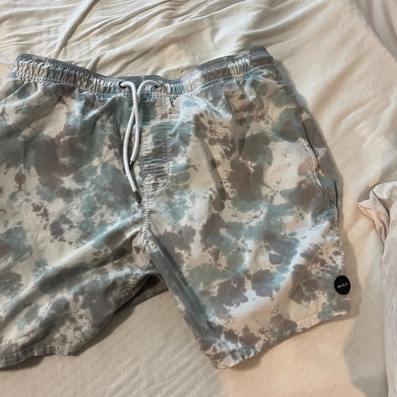 12 pairs of board shorts swim trunks. RVCA salty Crew billabong volcom. Size 34 - Picture 11 of 12